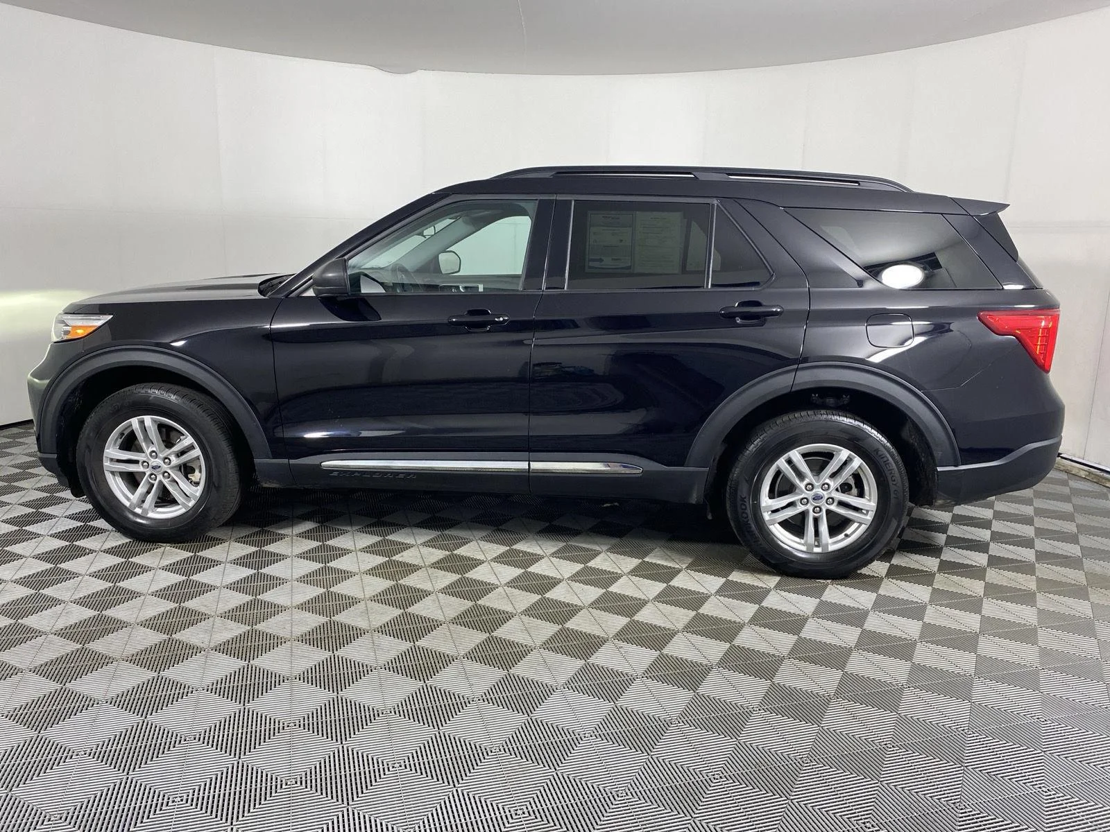 Used 2024 Agate Black Ford XLT image 21
