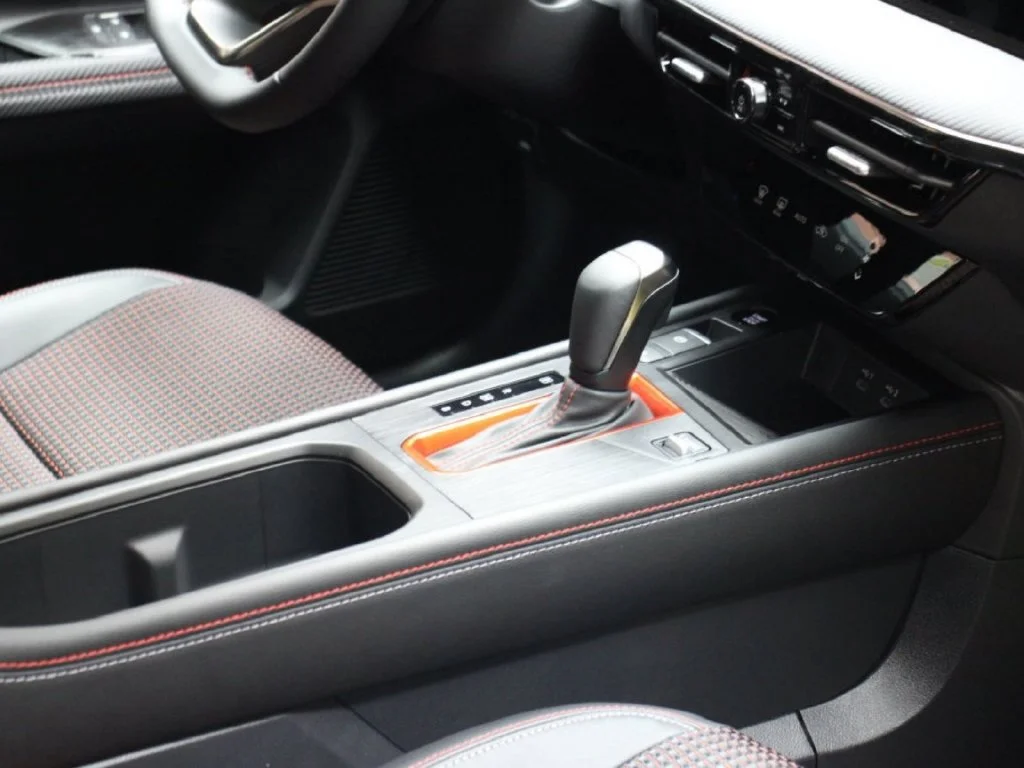 2026 Nissan KICKS SR - Photo 9