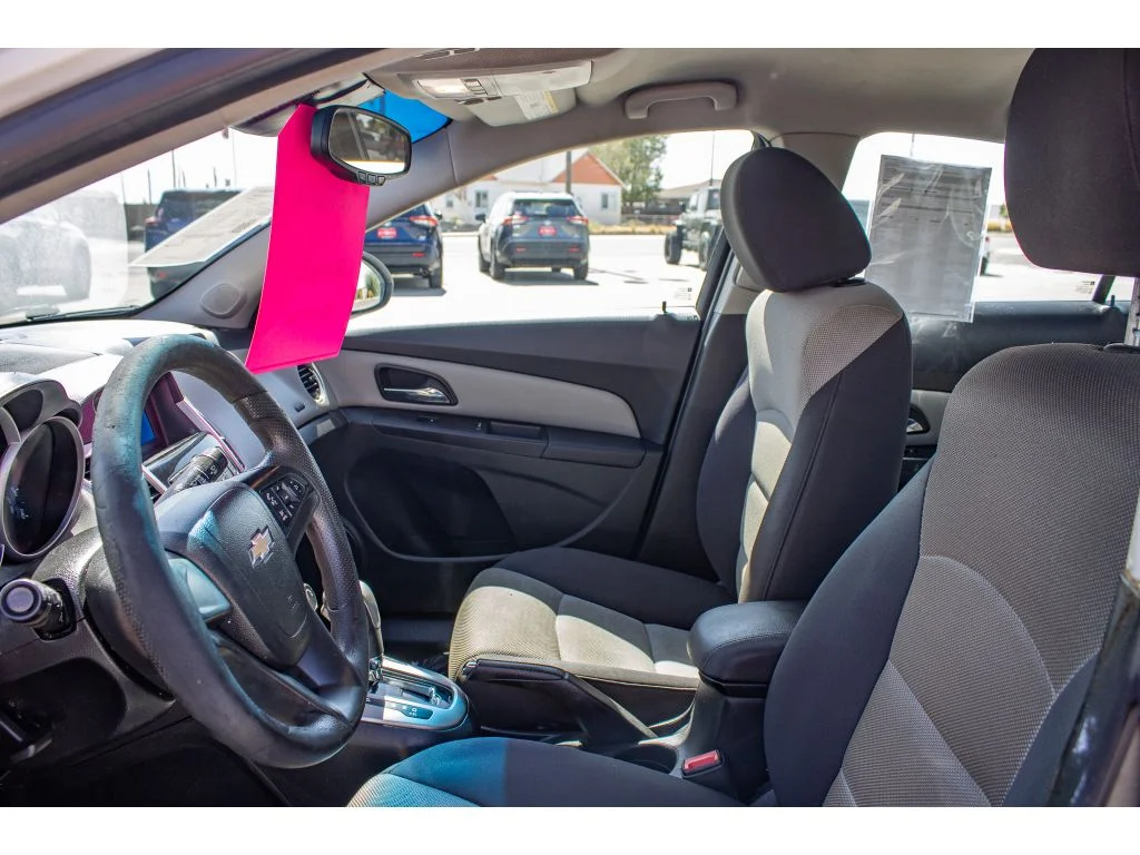 Used 2015 Summit White Chevrolet LS image 28