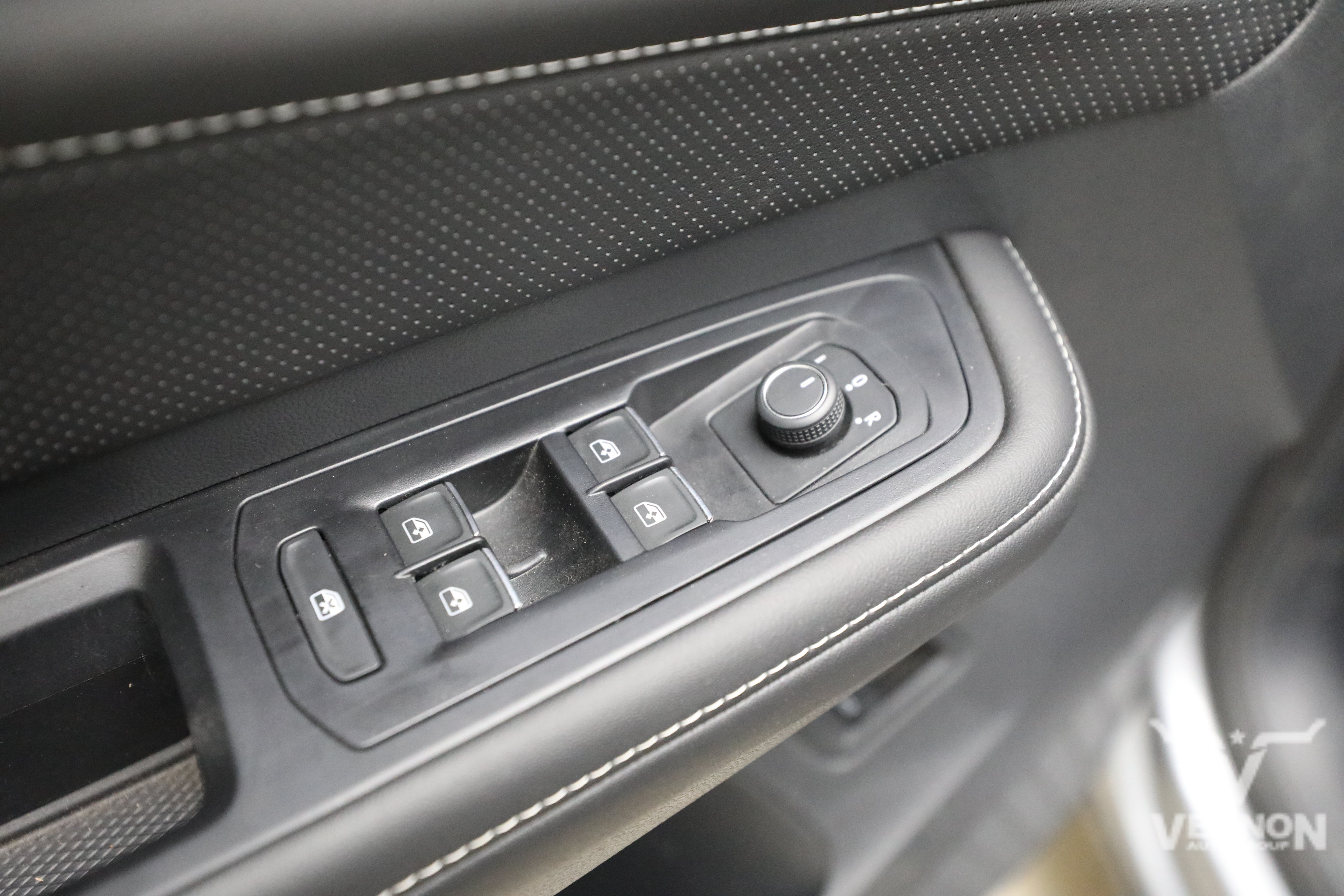 Used 2026 Silver Mist Metallic Volkswagen Y image 18
