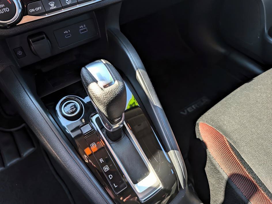 Used 2024 Electric Blue Metallic Nissan SR image 22