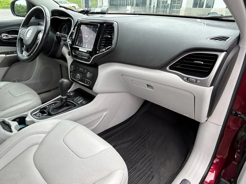 Used 2019 Red Jeep Limited image 34