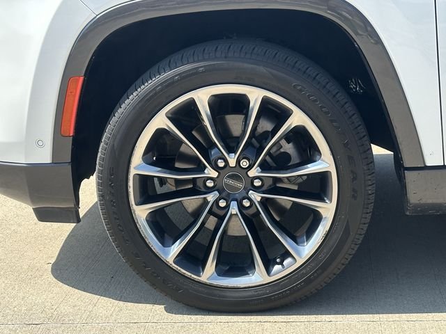 Used 2022 White Jeep Series II image 9