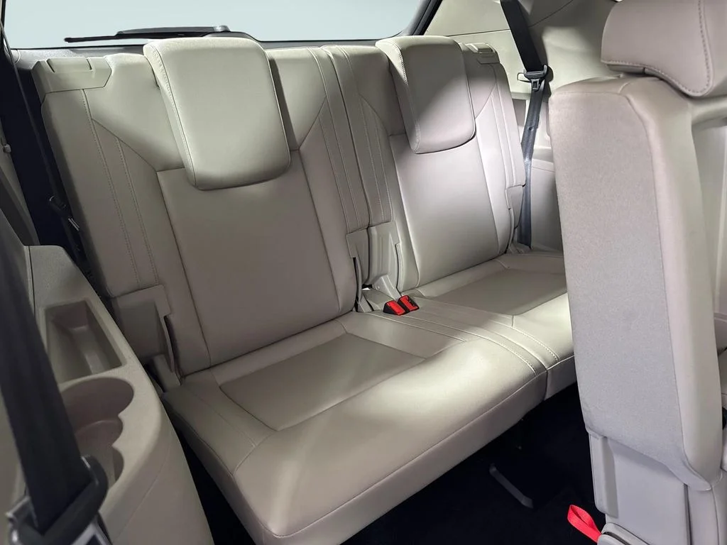 Used 2018 Blue Volkswagen SEL image 16