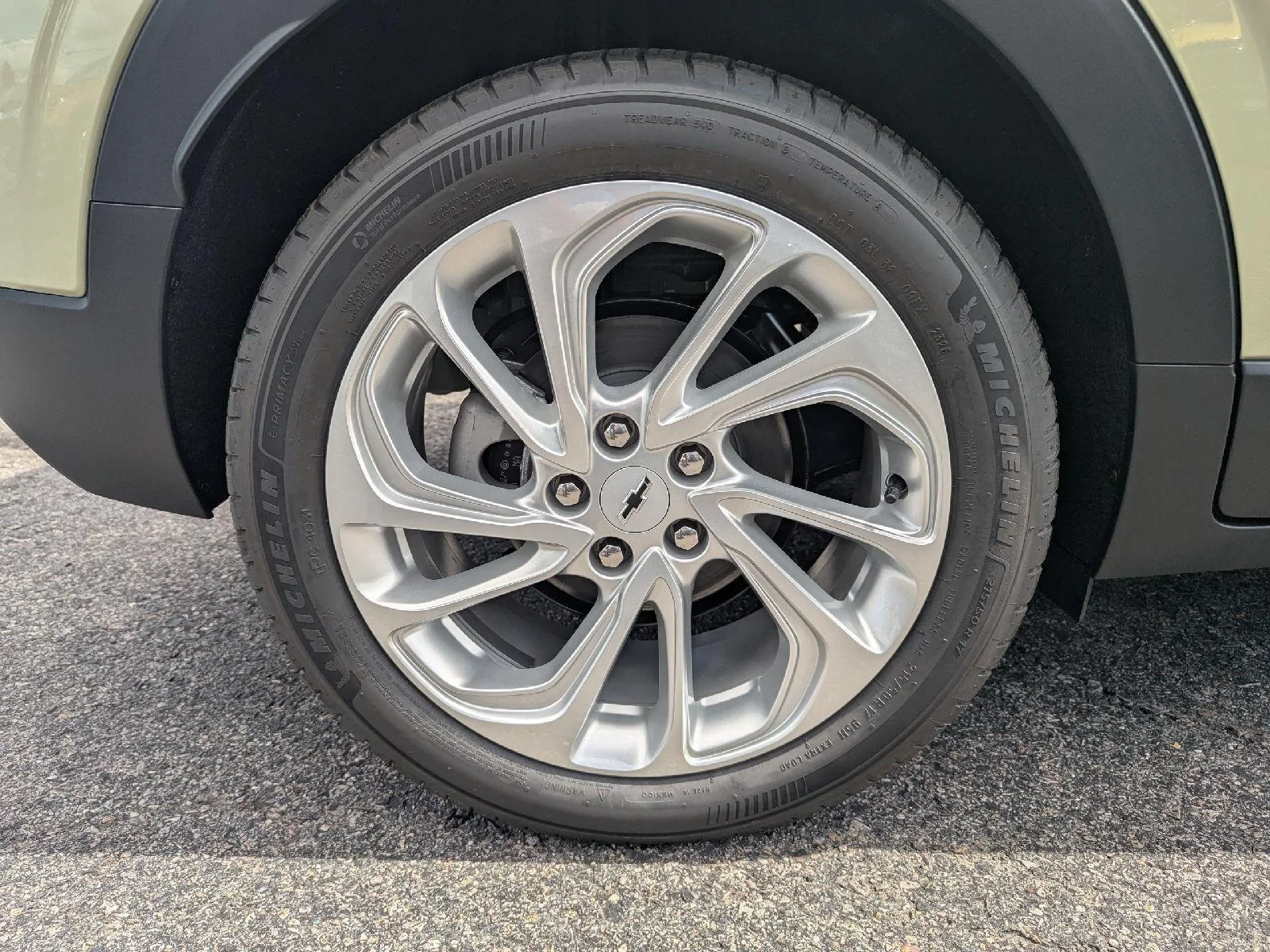 2027 Chevrolet Bolt LT - Photo 36