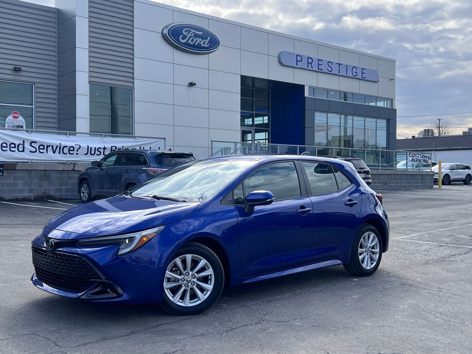 2023 Toyota Corolla Hatchback SE