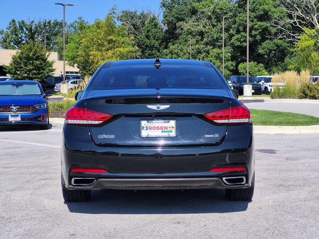 Used 2016 Black Hyundai 3.8 image 6