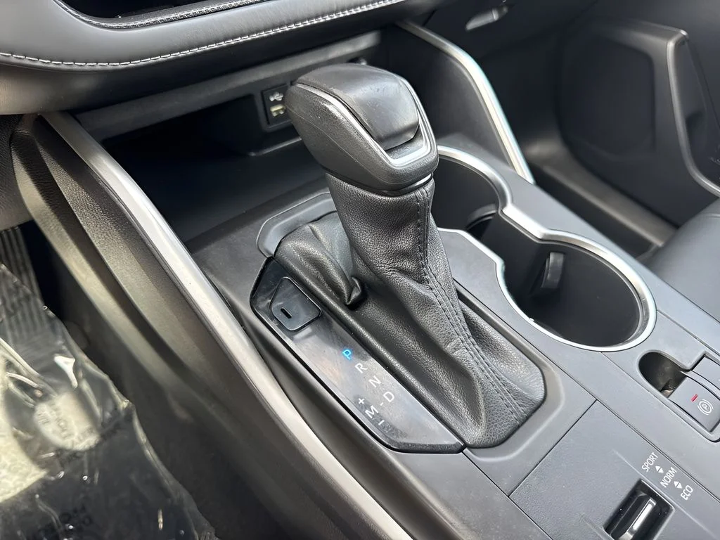 Used 2022 Gray Toyota XLE image 17