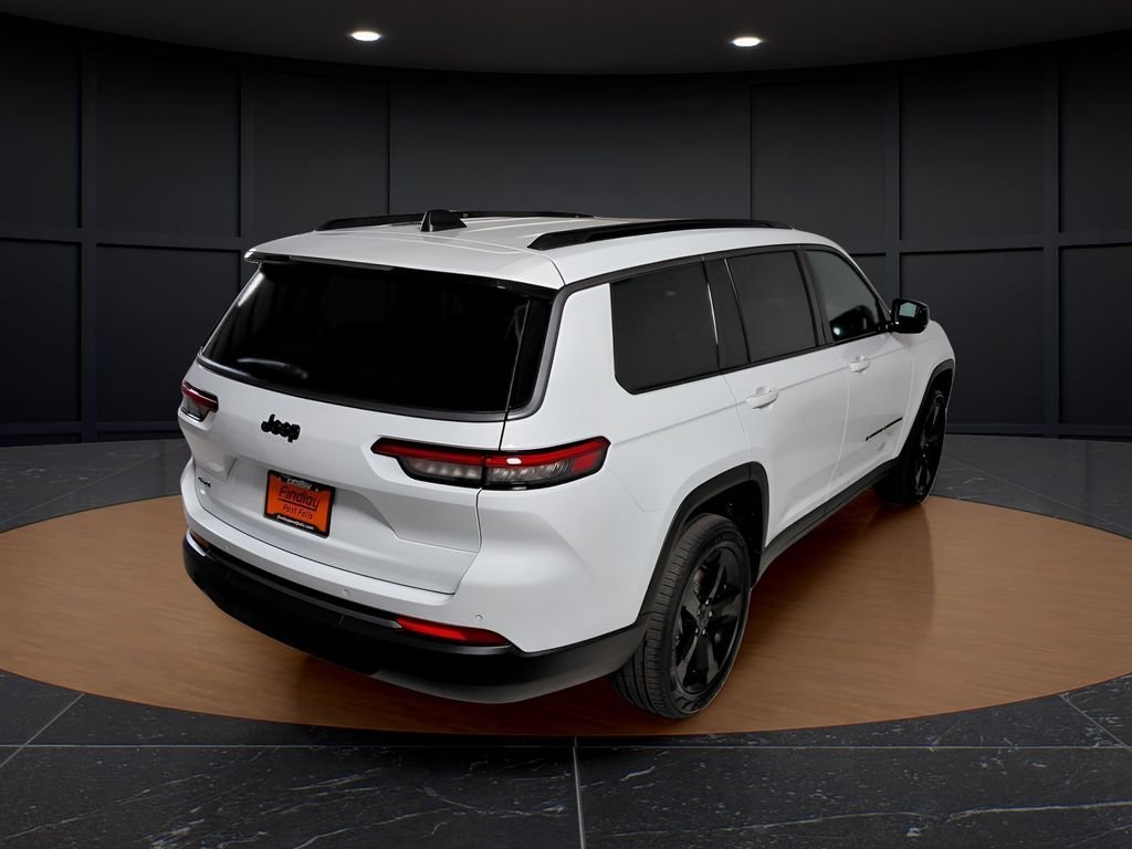 New 2026 Bright White Clear-Coat Exterior Paint Jeep Limited image 7