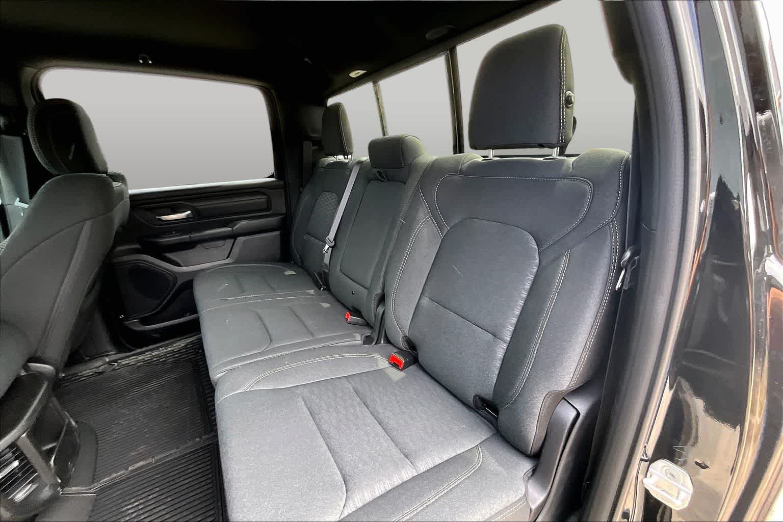 New 2026 Diamond Black Crystal Pearl-Coat Exterior Paint RAM Warlock image 21