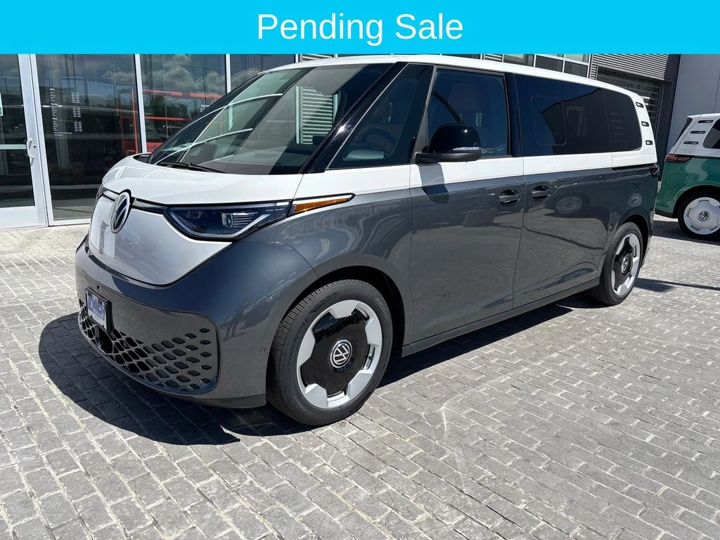 2025 Volkswagen ID. Buzz Pro S Plus 4Motion Two-Tone's photo
