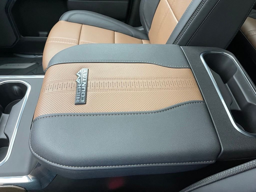 Used 2026 Summit White Chevrolet High Country image 35