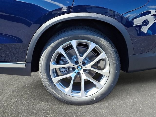 New 2026 Tanzanite Blue II Metallic BMW xDrive40i image 8