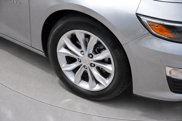 Used 2025 Gray Chevrolet LT image 9