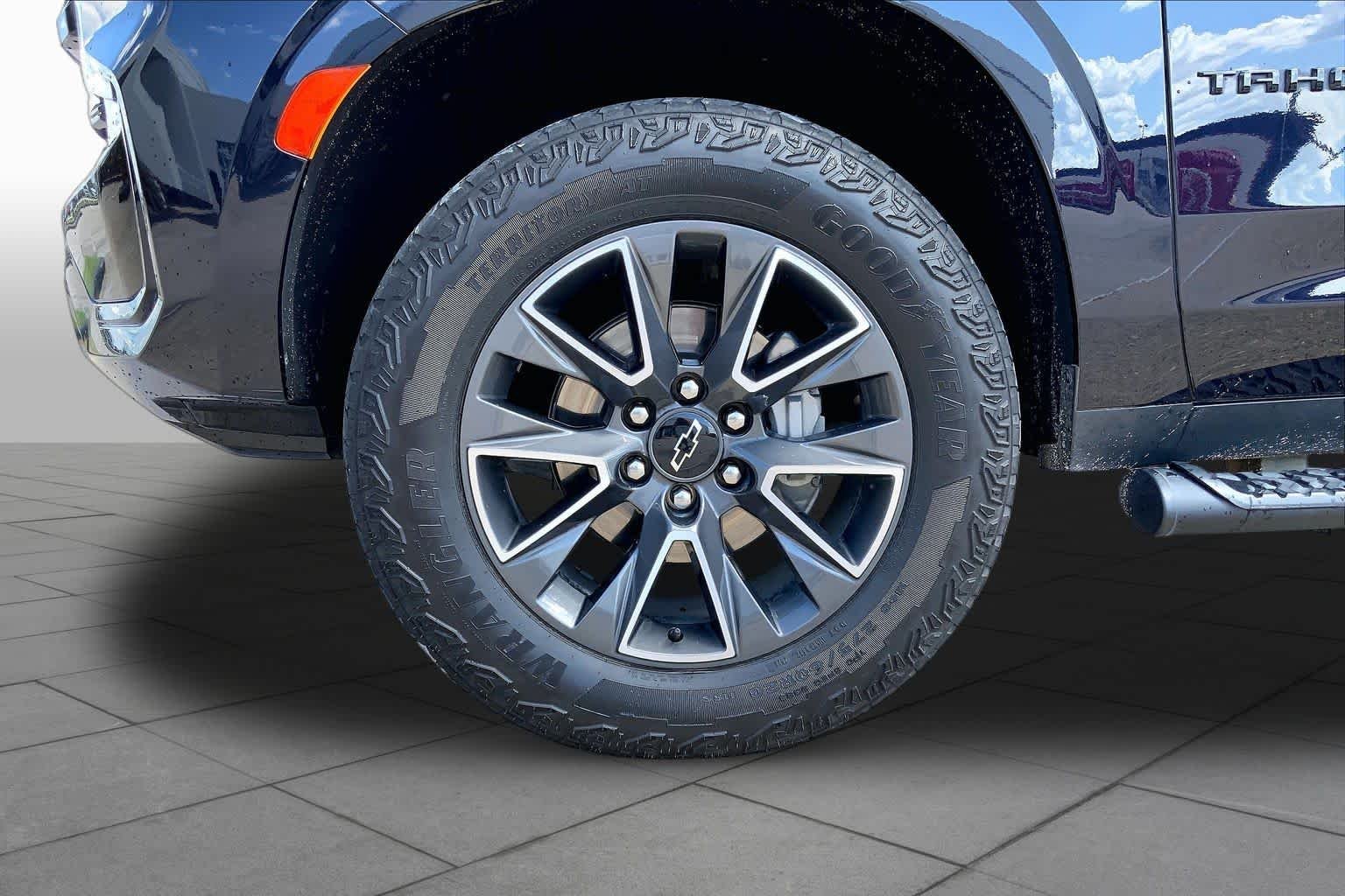 Certified Used 2023 Midnight Blue Metallic Chevrolet Z71 image 11