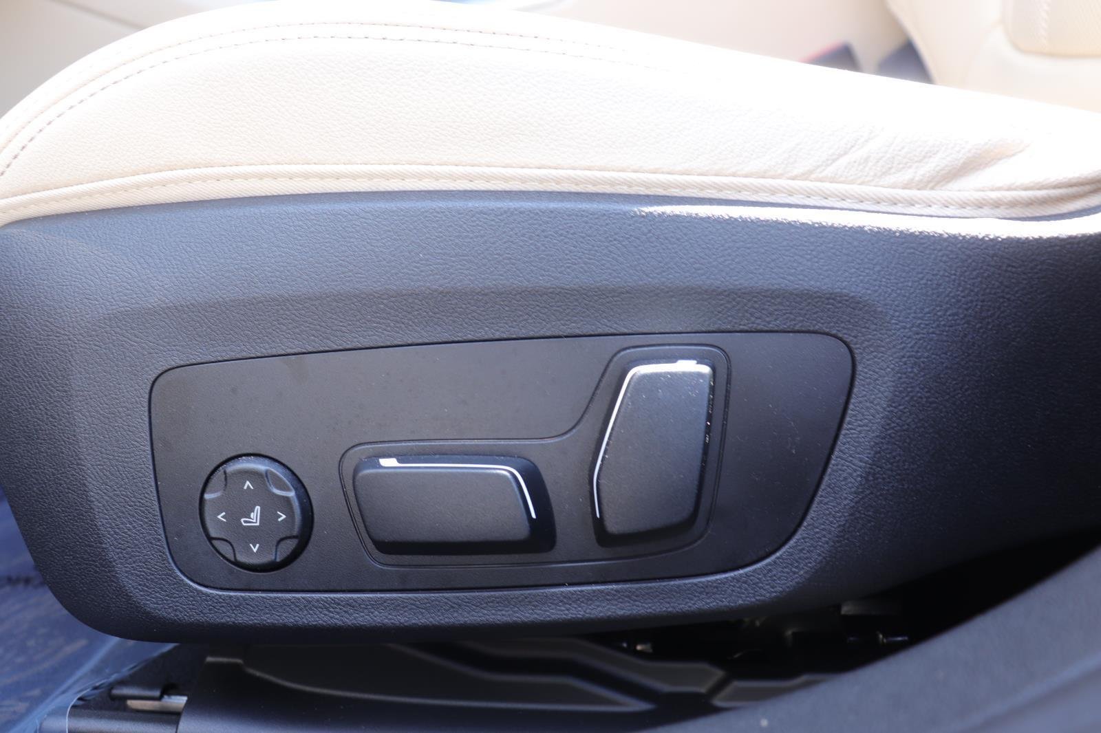 Used 2025 Black Sapphire Metallic BMW eDrive40 image 29