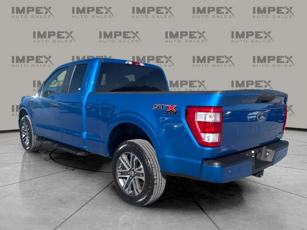 Used 2021 Blue Ford XL image 3