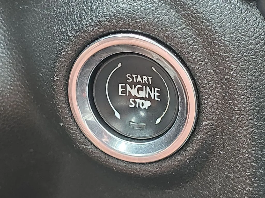 Certified Used 2022  GMC AT4 image 17