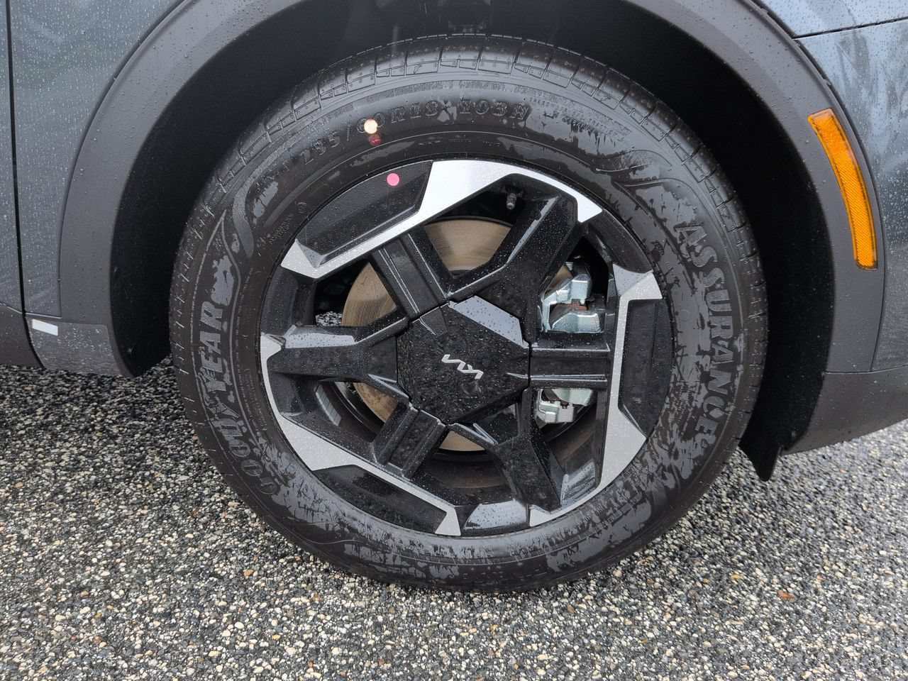 New 2027 Gravity Gray Kia S image 12