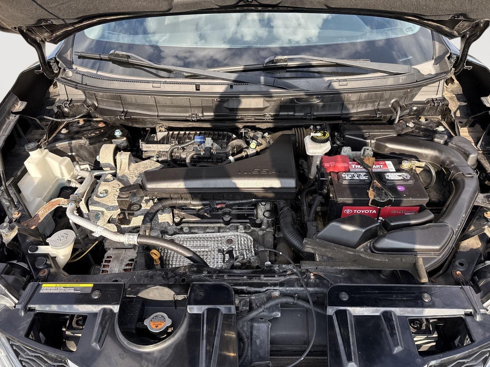 Used 2015 Super Black Nissan SV image 27
