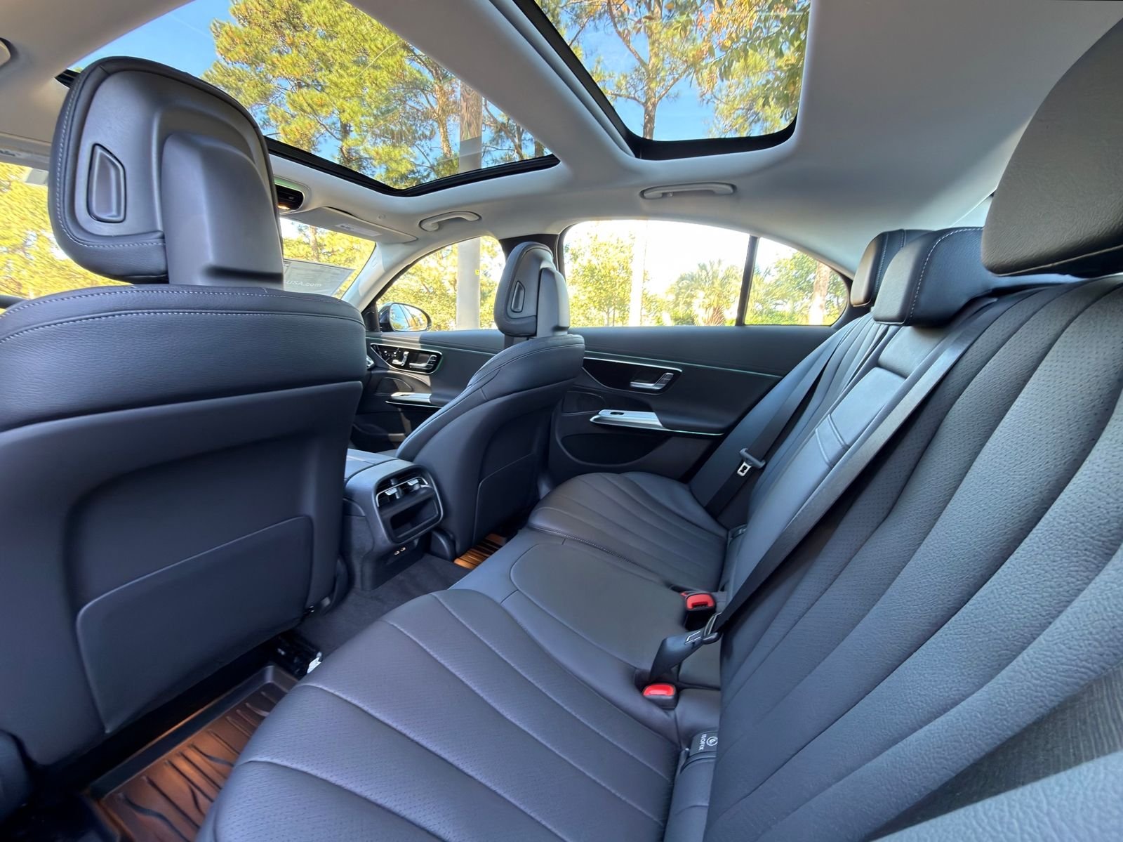 New 2026 Graphite Gray Metallic Mercedes-Benz E 350 image 15
