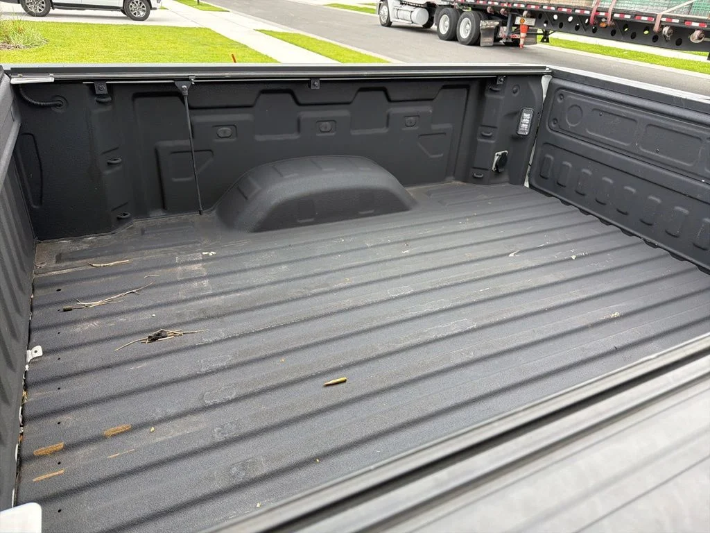 Used 2024 White Chevrolet Custom image 24