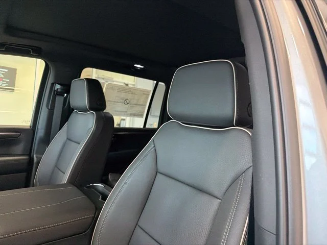 New 2027 Sterling Gray Metallic Chevrolet Premier image 21