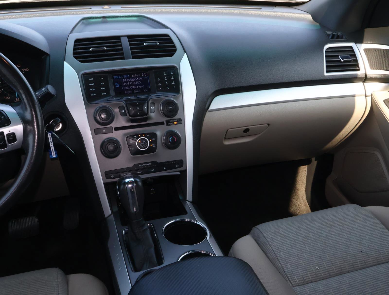 2013 Ford Explorer XLT - Photo 11