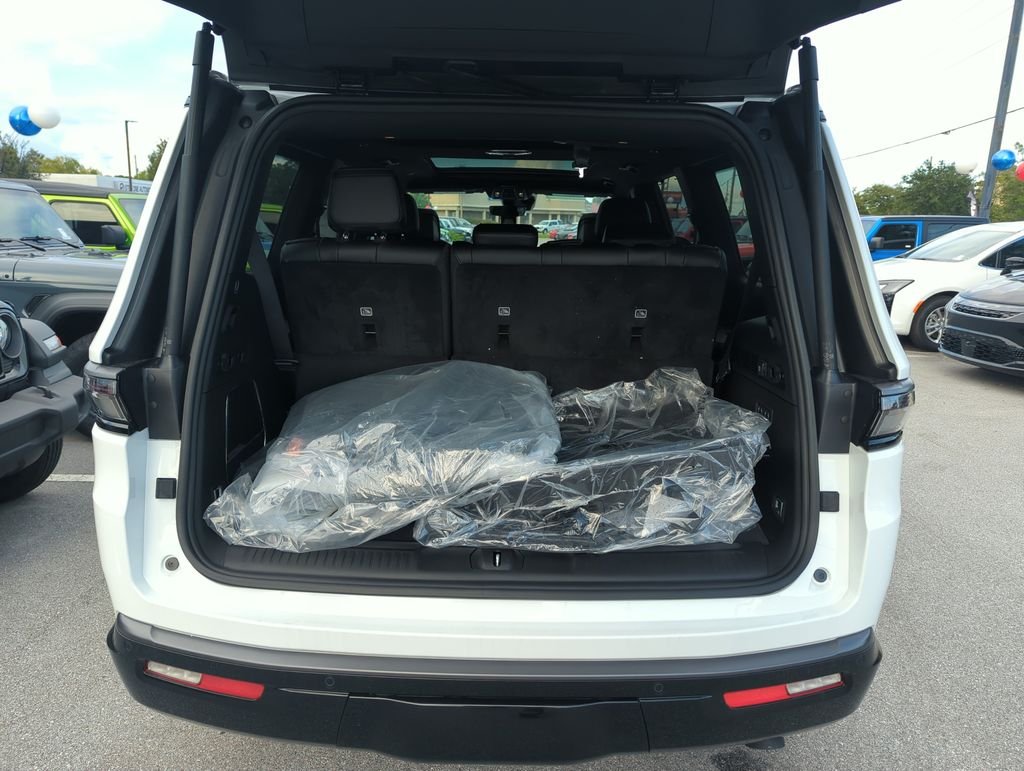 New 2026 Bright White Clearcoat Jeep Limited Reserve image 32