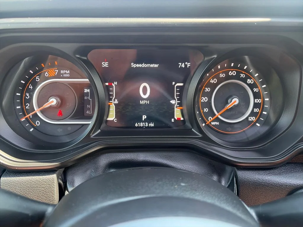 Used 2024 Gray Jeep Sahara image 16