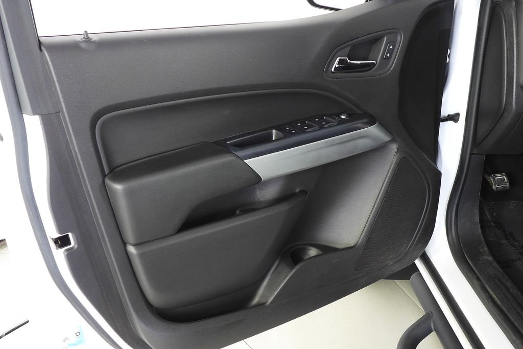 Used 2016 White Chevrolet LT image 10