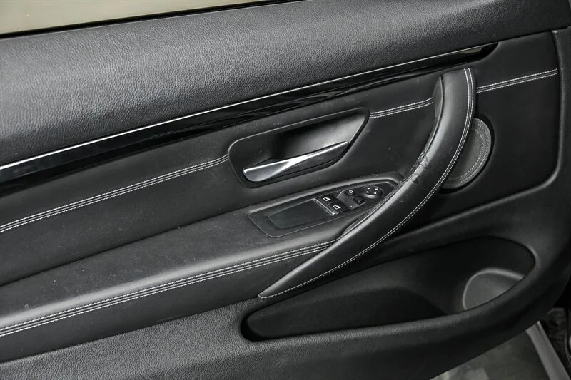 Used 2018 Mineral Grey Metallic BMW COMPETITION image 13