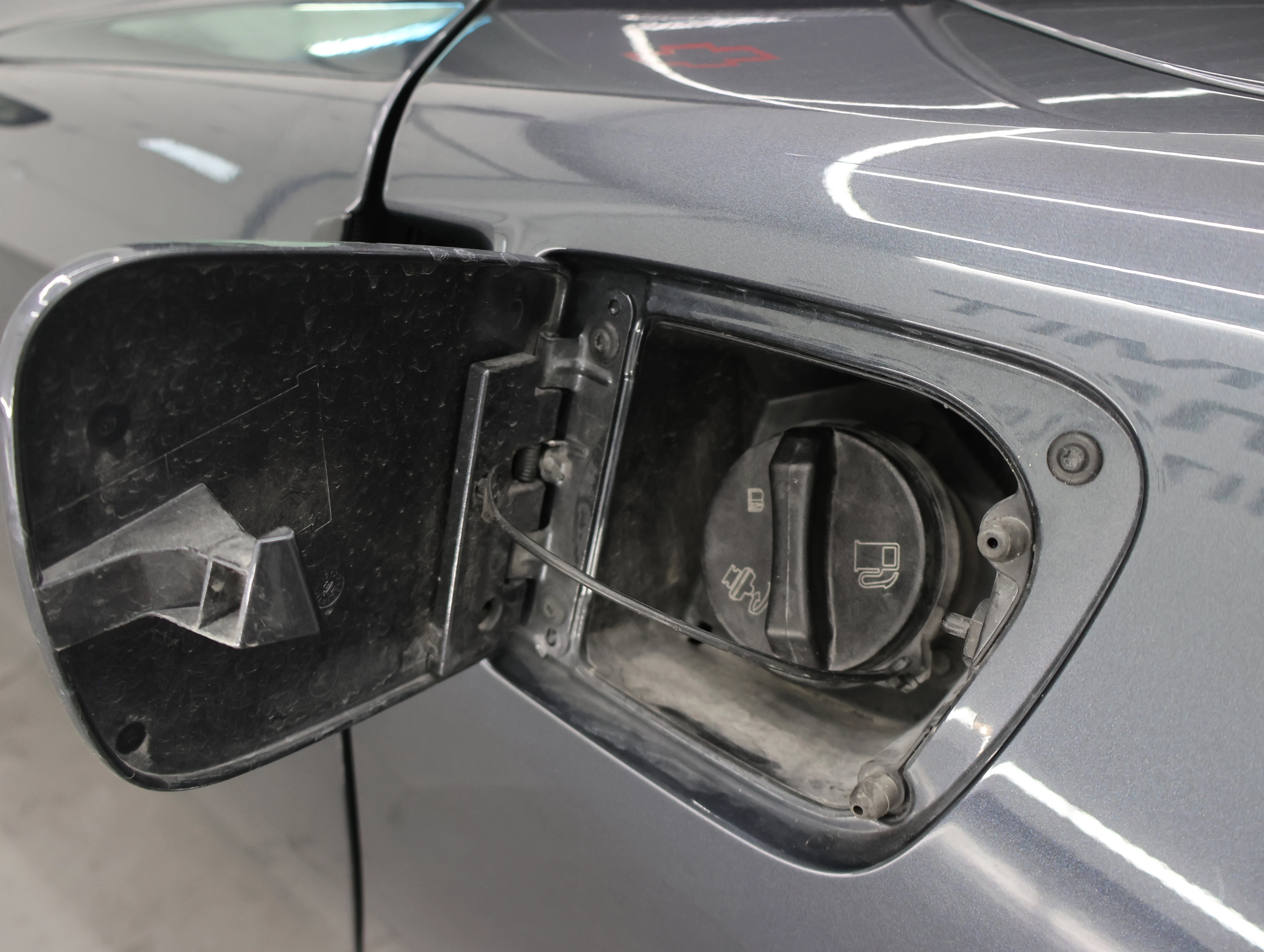 Used 2009 Cyber Gray Metallic Chevrolet Base image 25