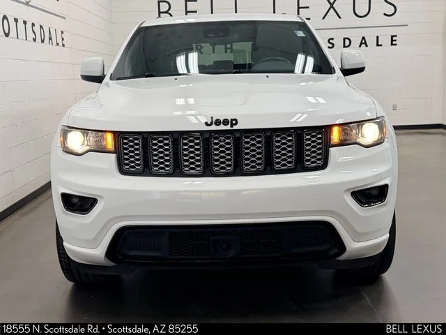 Used 2022 White Jeep Laredo X image 9