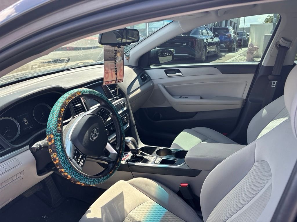 Used 2018 Gray Hyundai SEL image 22