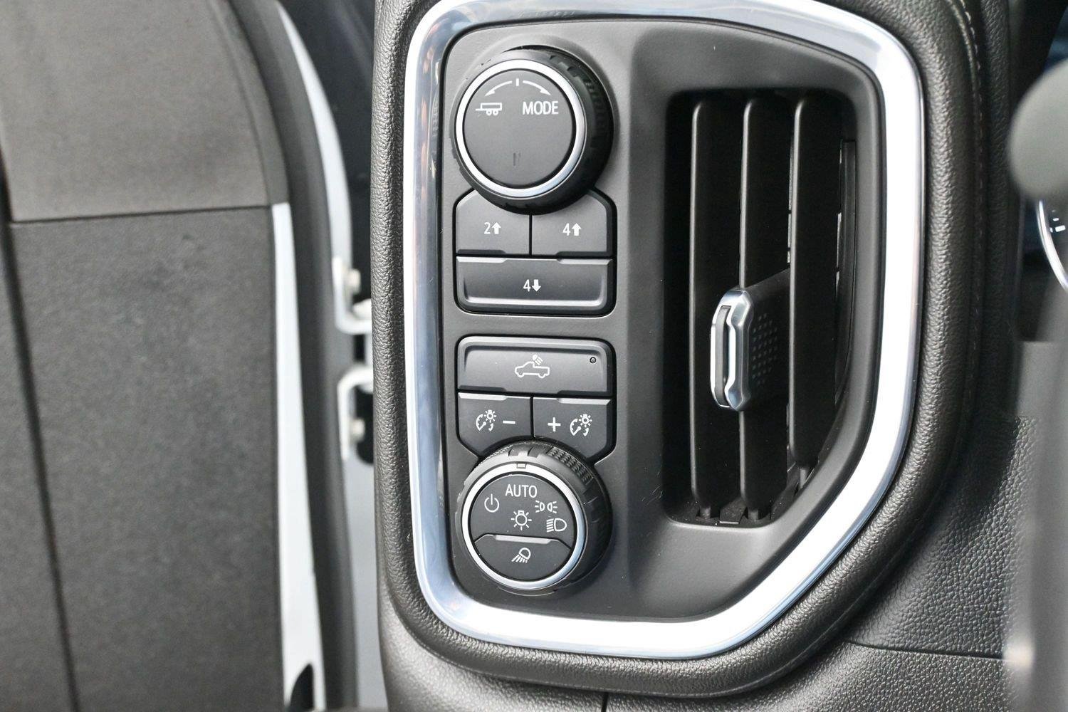 Used 2022 Summit White Chevrolet LT image 20