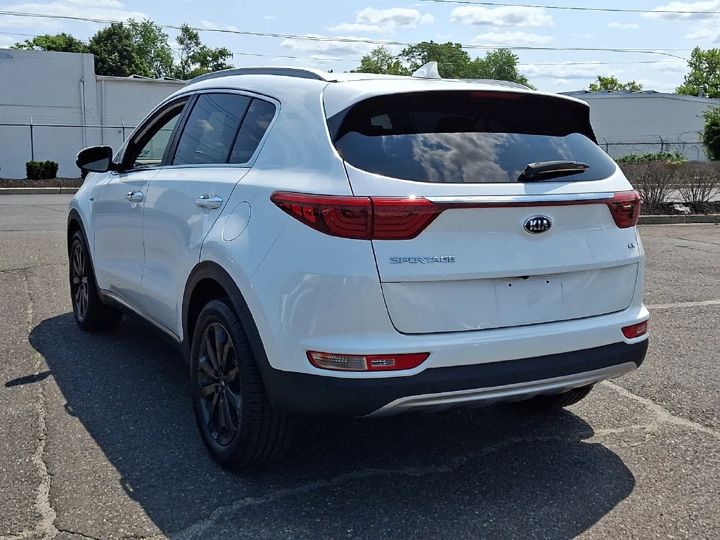 Used 2019 White Kia EX image 9