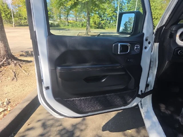 Used 2026 White Jeep Sahara image 10