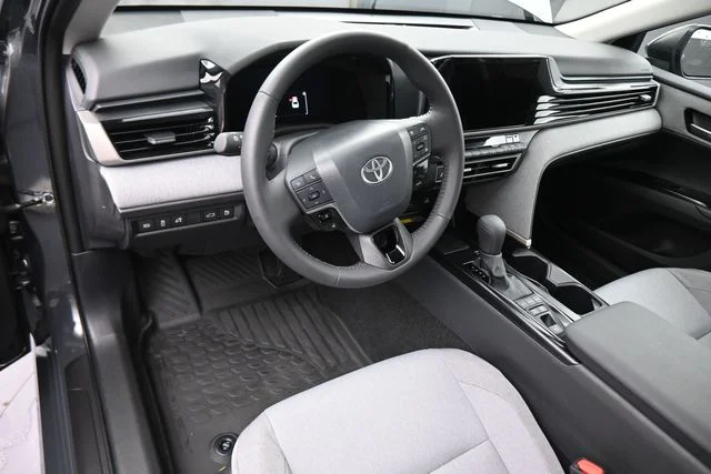 Used 2026  Toyota LE image 73