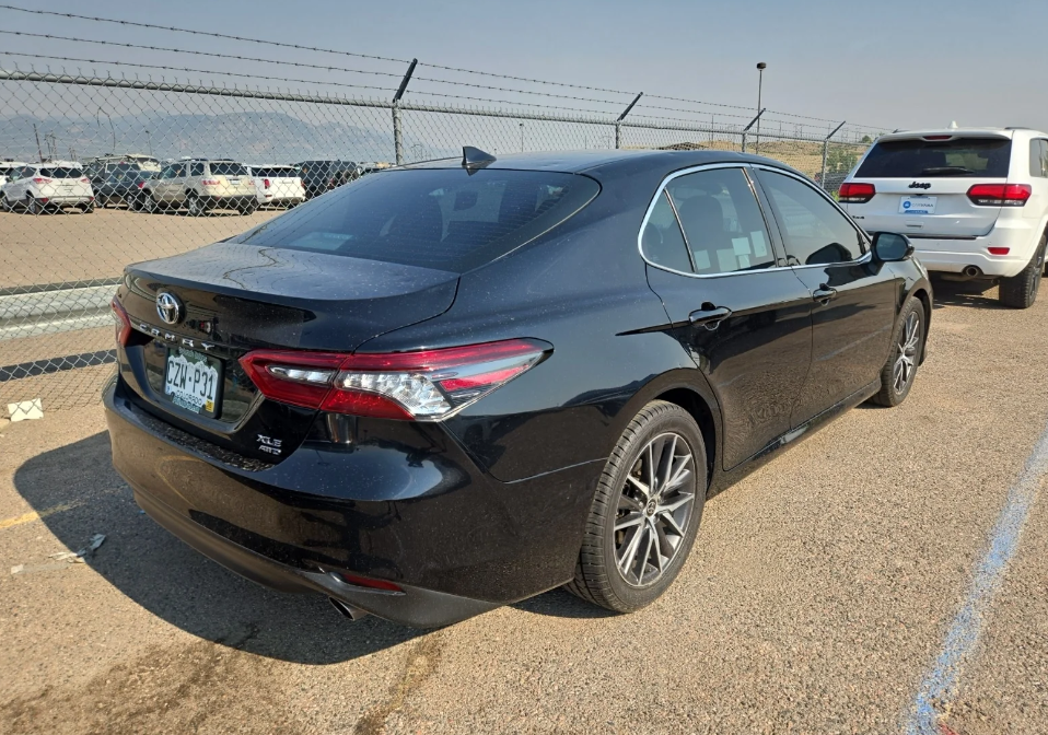 Used 2021 Black Toyota XLE image 3