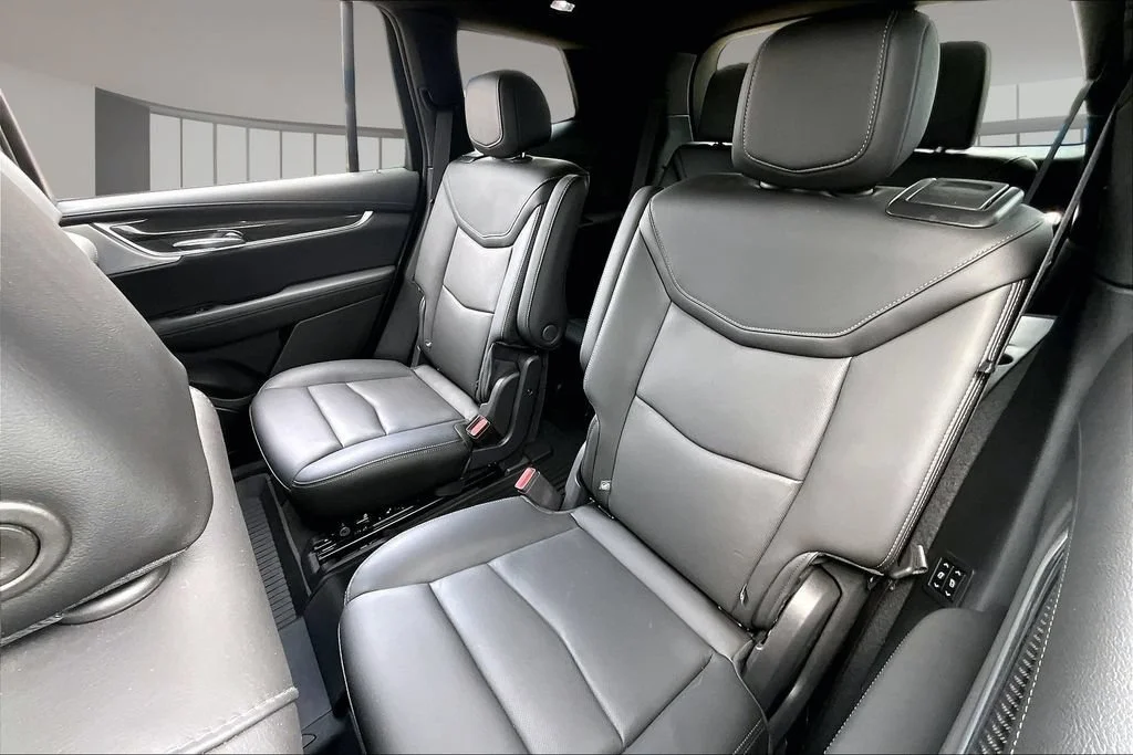 Certified Used 2024 Crystal White Tricoat Cadillac Sport image 26