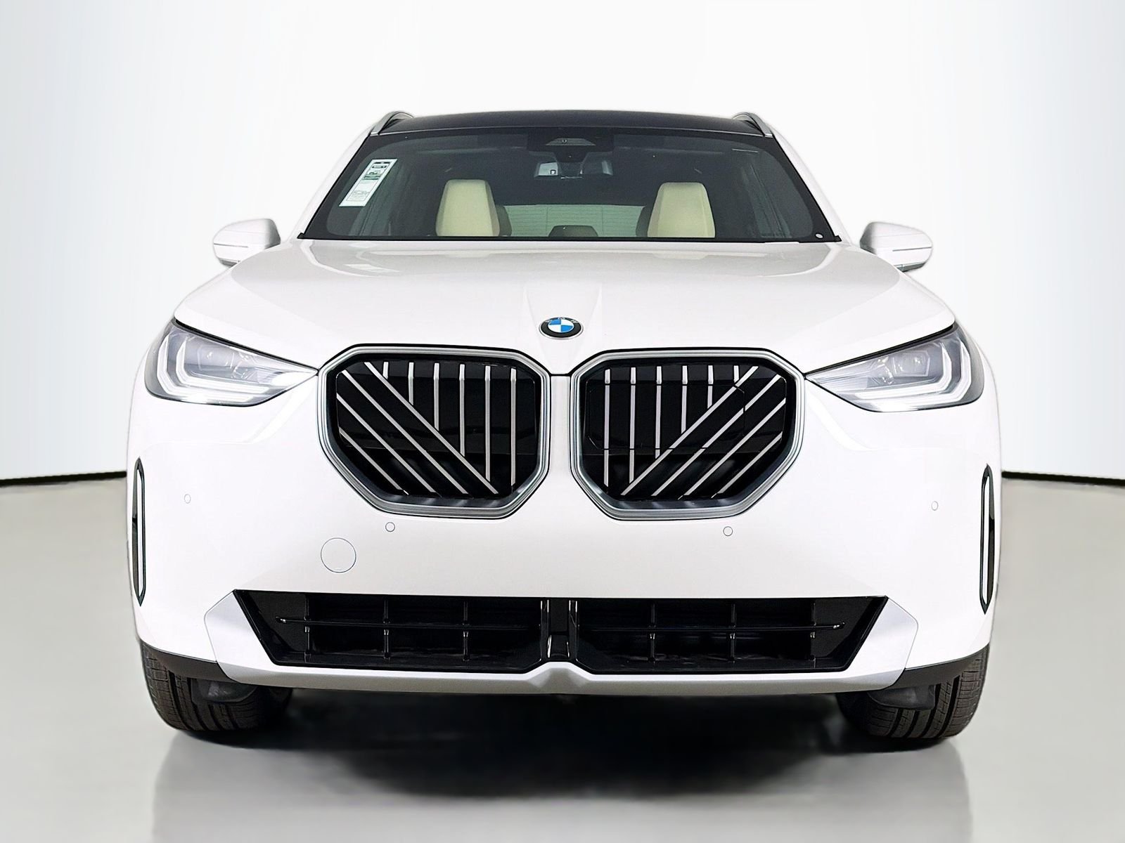 New 2026 Mineral White Metallic BMW 30 xDrive image 2