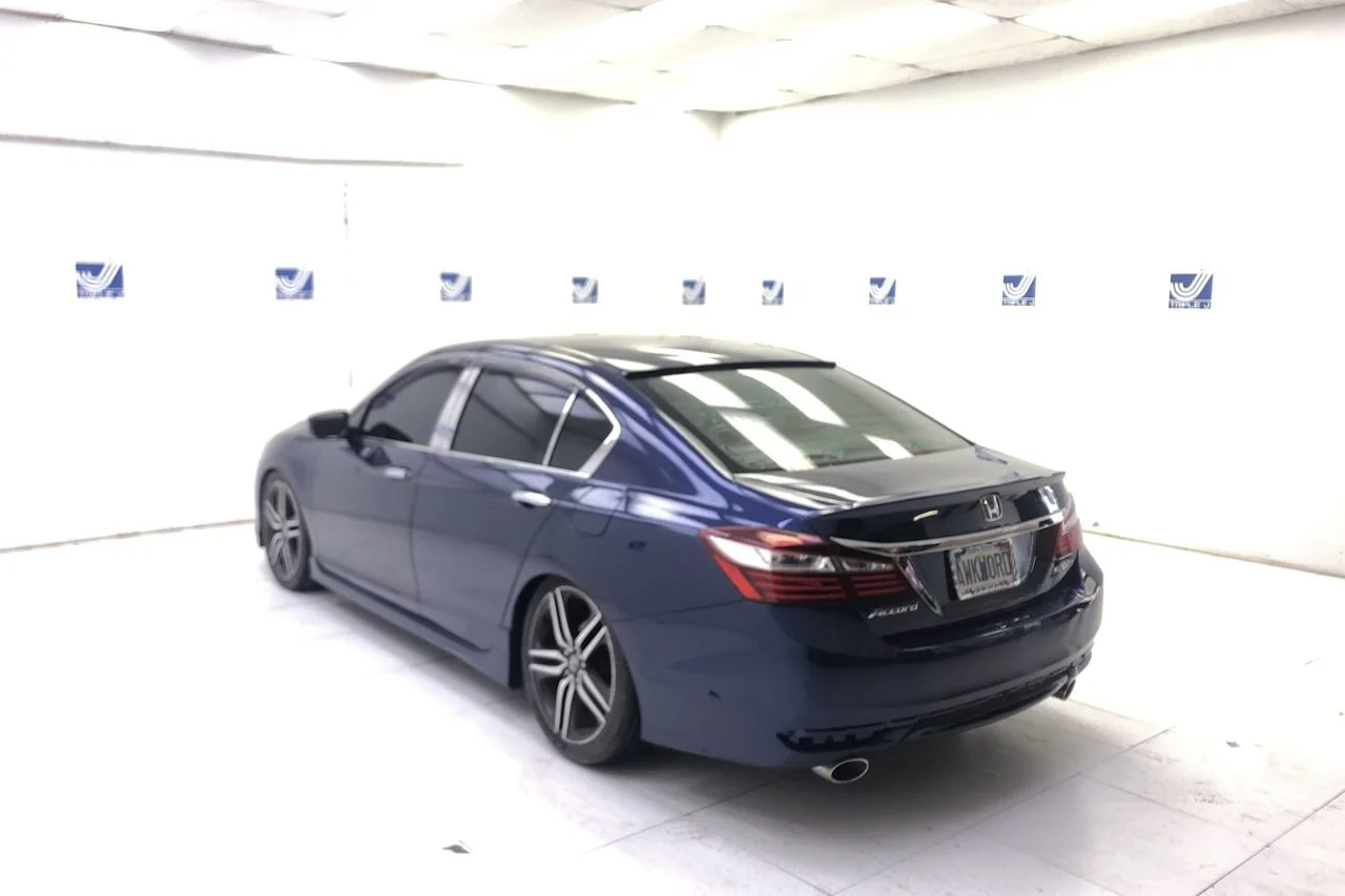 Used 2017 Obsidian Blue Pearl Honda Sport image 5