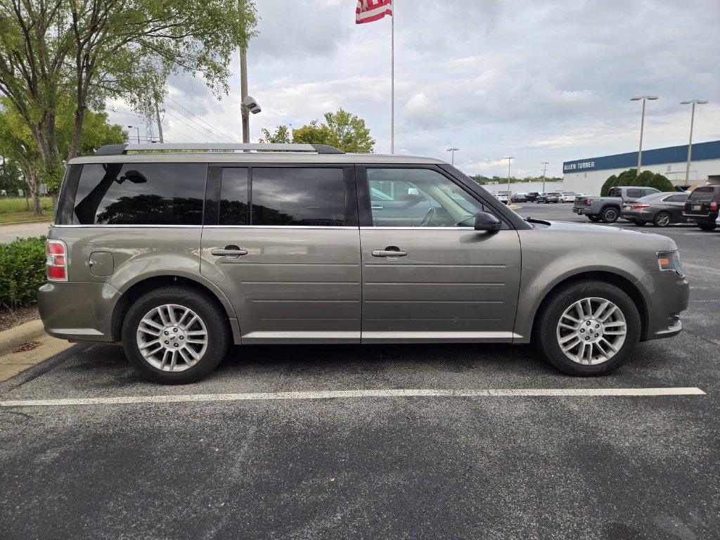 Used 2014 Gray Ford SEL image 7