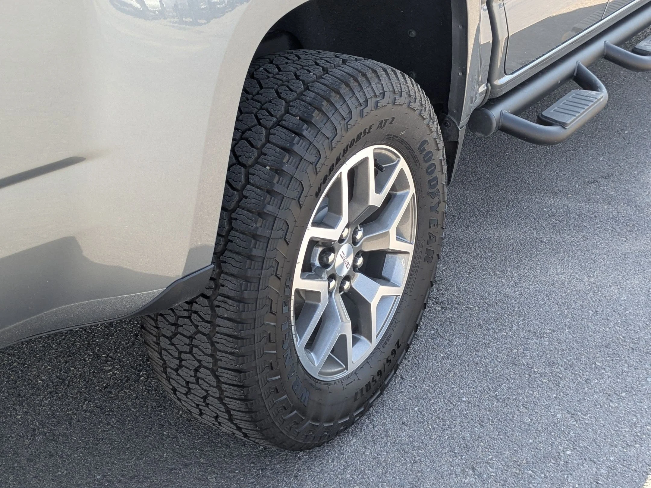 Used 2021 Satin Steel Metallic GMC 4WD AT4 w/Leather image 13