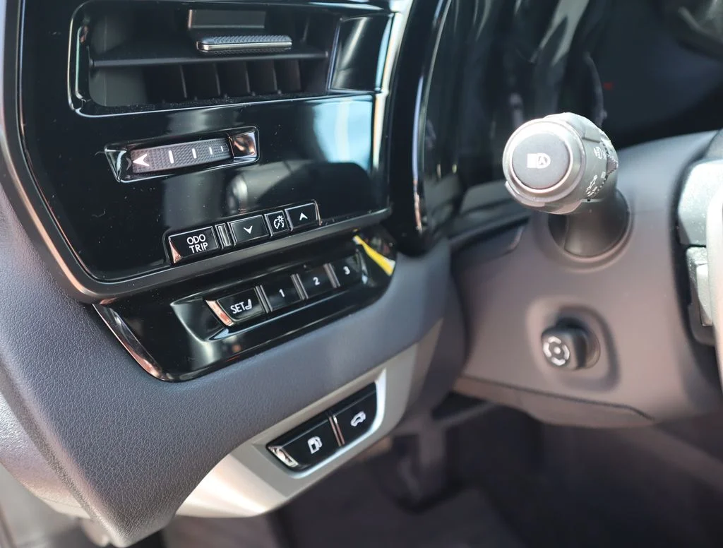 Used 2024 White Lexus 450h+ Luxury image 17