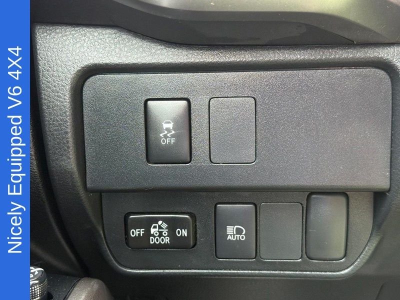 Used 2022 White Toyota SR5 image 29