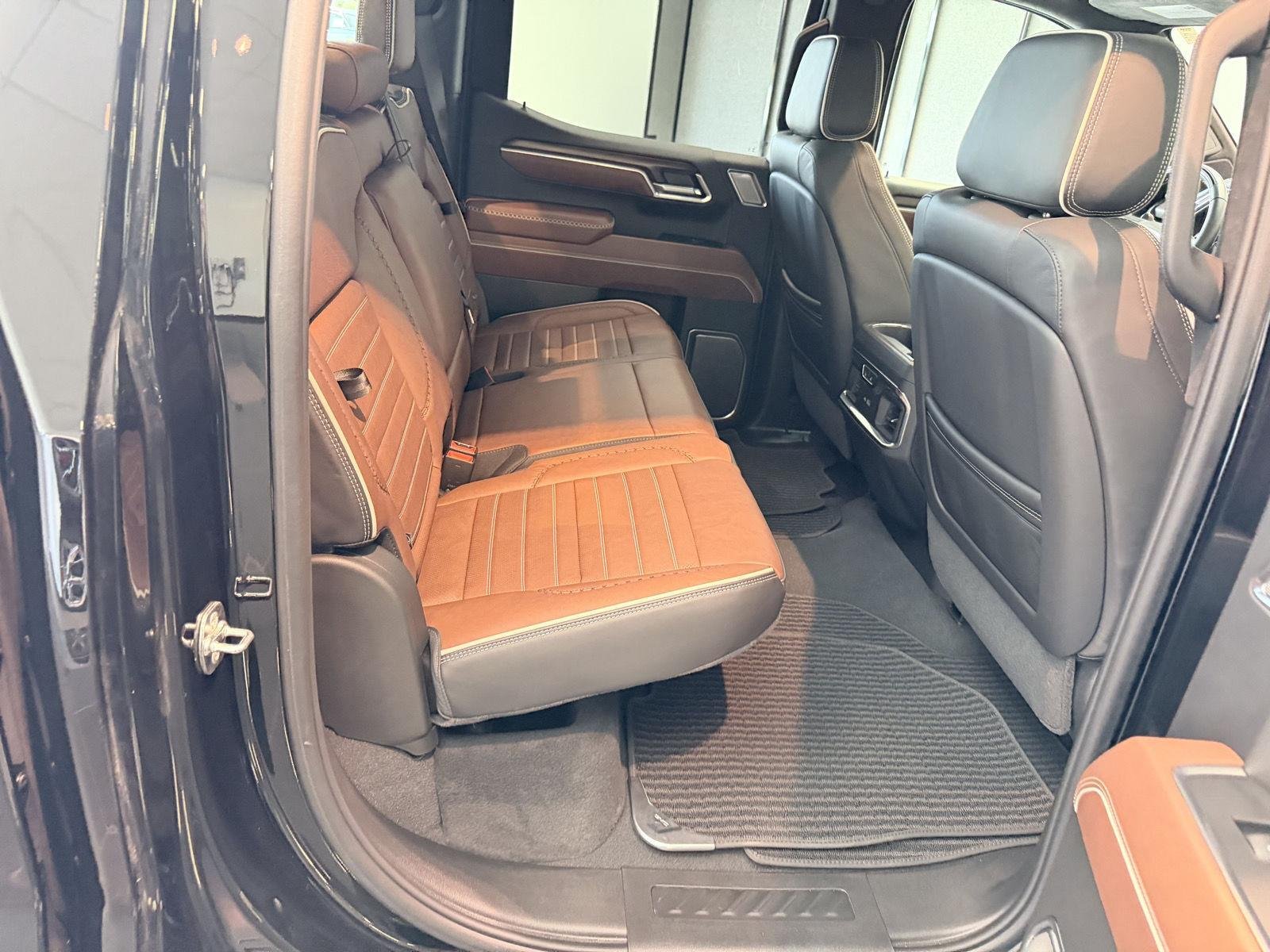 Used 2025 Onyx Black GMC Denali Ultimate image 29
