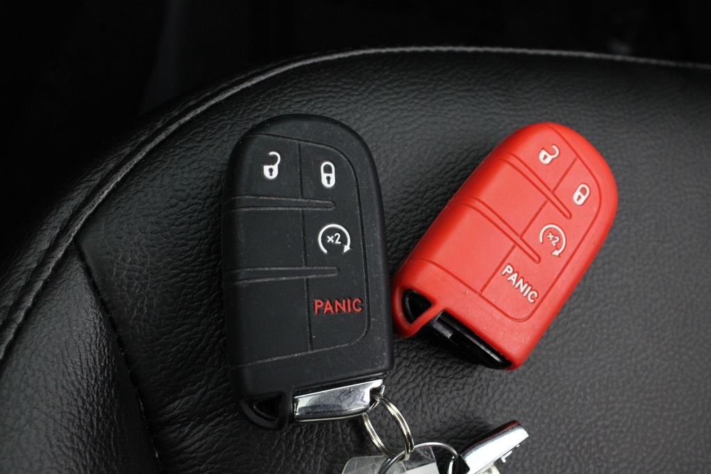 Used 2020 Gray Jeep Trailhawk image 31
