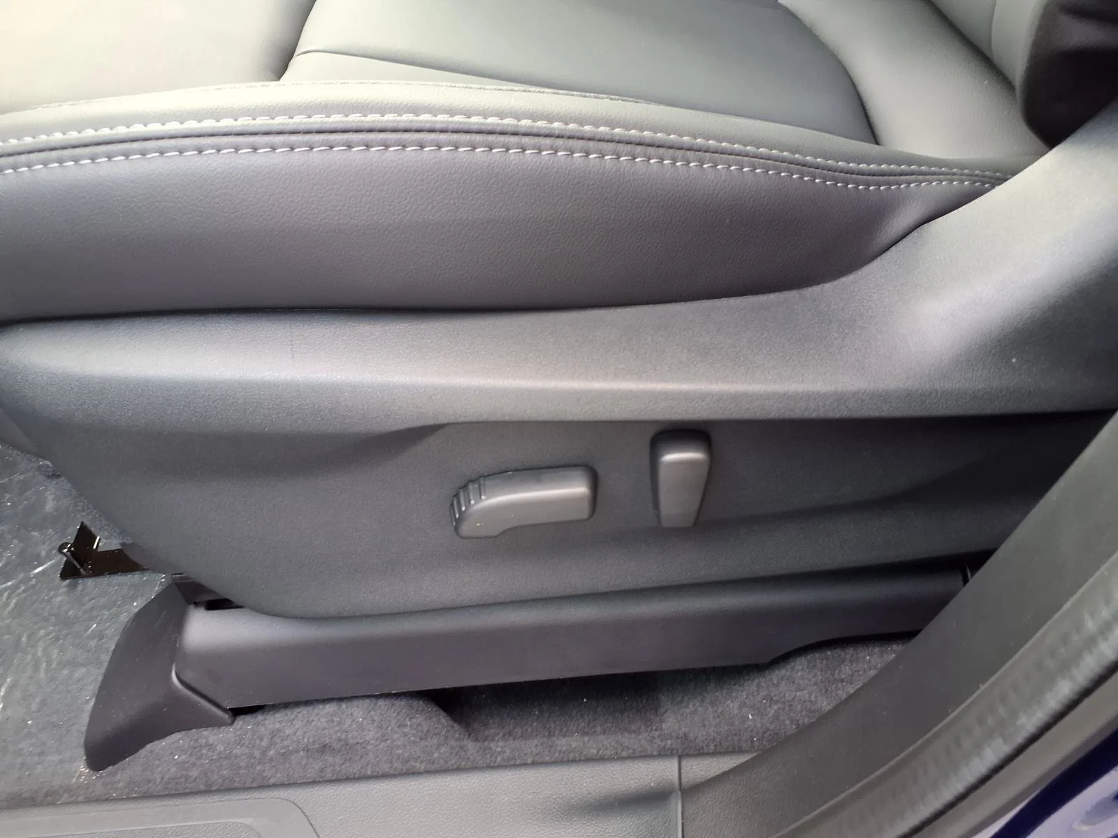 New 2026 SAPPHIRE BLUE PEARL Subaru Premium 7-Passenger image 13